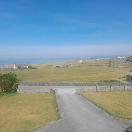 The Shamrock Inis Oírr