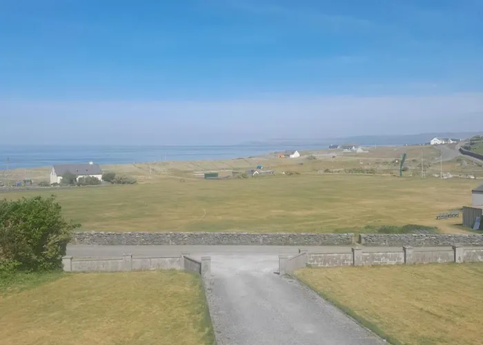 The Shamrock Guesthouse انشير