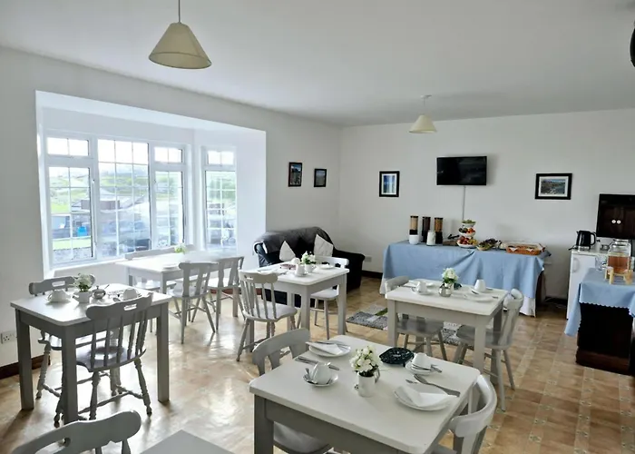 The Shamrock Guesthouse انشير